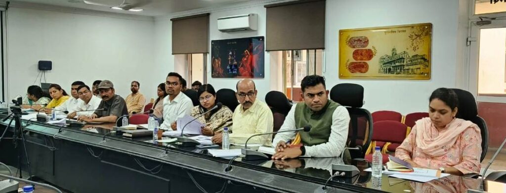 सीमांकन प्रकरणों का प्राथमिकता से करें निराकरण-कलेक्टर श्री कार्तिकेया गोयलअभिलेख शुद्धता में लाएं तेजी, कलेक्टर श्री गोयल ने राजस्व अधिकारियों को दिए निर्देशकलेक्टर श्री गोयल ने राजस्व विभाग की ली समीक्षा बैठक 2 3 15