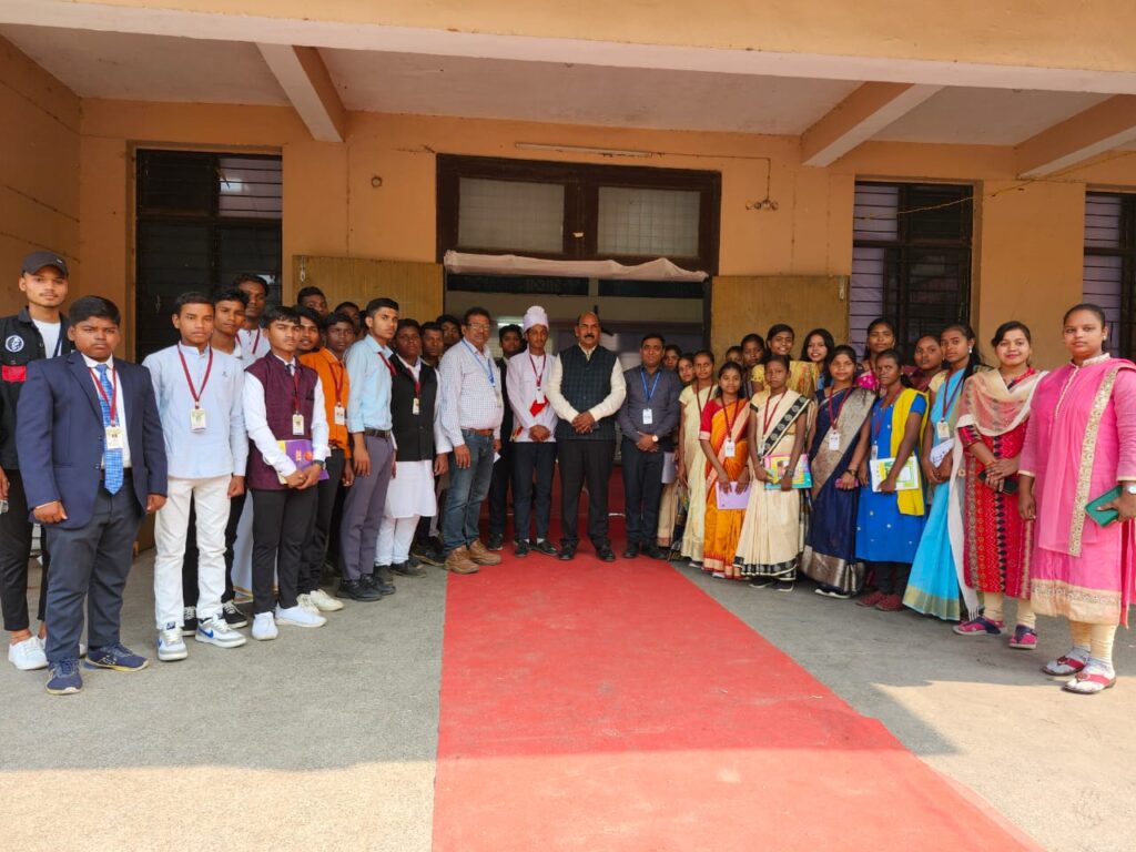 संभागीय स्तर युवा संसद प्रतियोगिता में रायगढ़ जिले का कोतरा स्कूल ने किया प्रतिनिधित्व… 2 IMG 20240216 WA0054