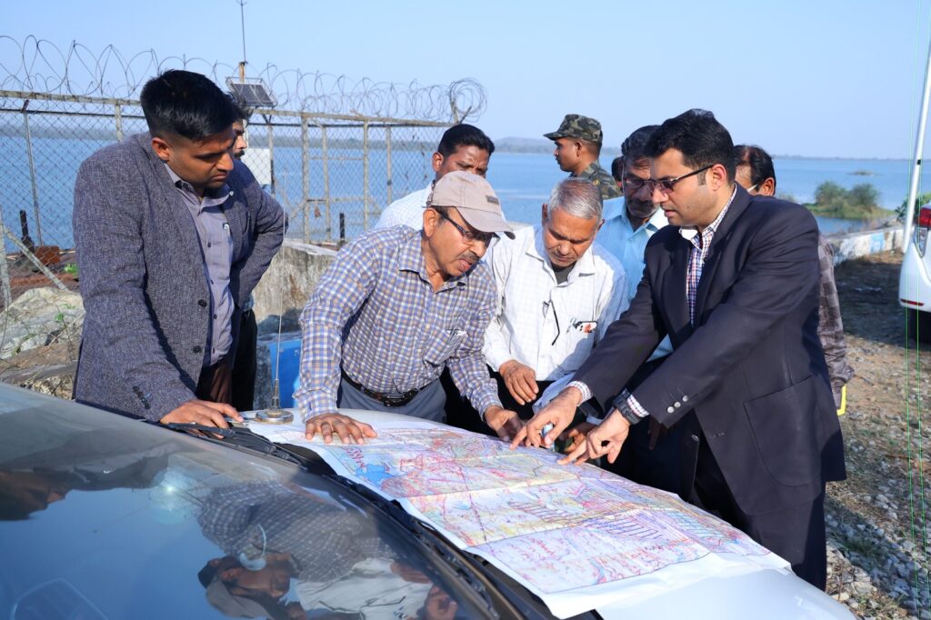 कलेक्टर कार्तिकेया गोयल ने केलो नहर परियोजना का लिया जायजा उद्यान का भ्रमण कर रख-रखाव की सराहना की 1 1 22
