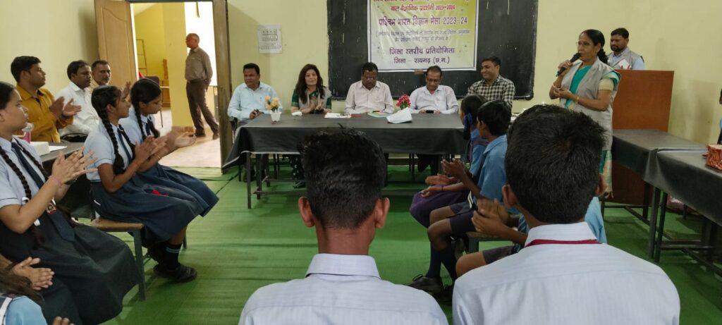 विकासखंड एवं जिला स्तरीय 51वीं राष्ट्रीय विज्ञान प्रदर्शनी प्रतियोगिता का हुआ आयोजन शासकीय हाई स्कूल चांदमारी 1 IMG 20240307 WA0029