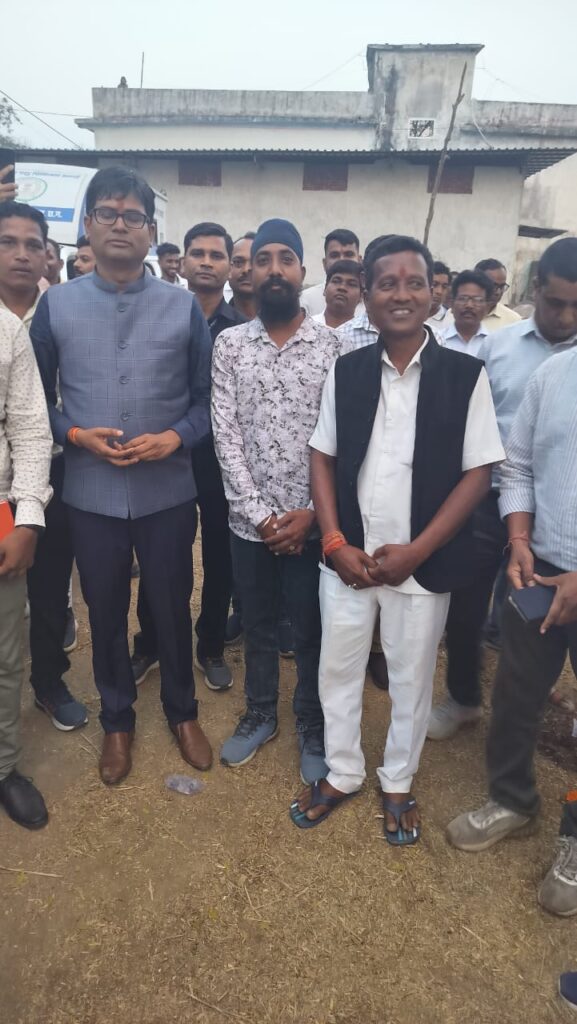 वित्त मंत्री ओपी चौधरी के द्वारा रायगढ़ लोकसभा क्षेत्र के अंतर्गत विभिन्न कार्यक्रमों का शुभारंभ किया गया 1 IMG 20240308 WA0019