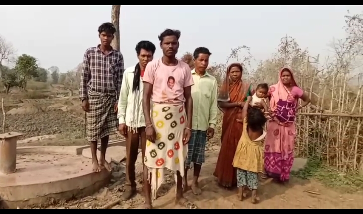 मुनमूना पंचायत के आश्रित ग्राम कुल्लुपानी में राष्ट्रपति के दत्तक पुत्रों को पानी का किल्लत 1 Screenshot 2024 03 04 14 23 18 59