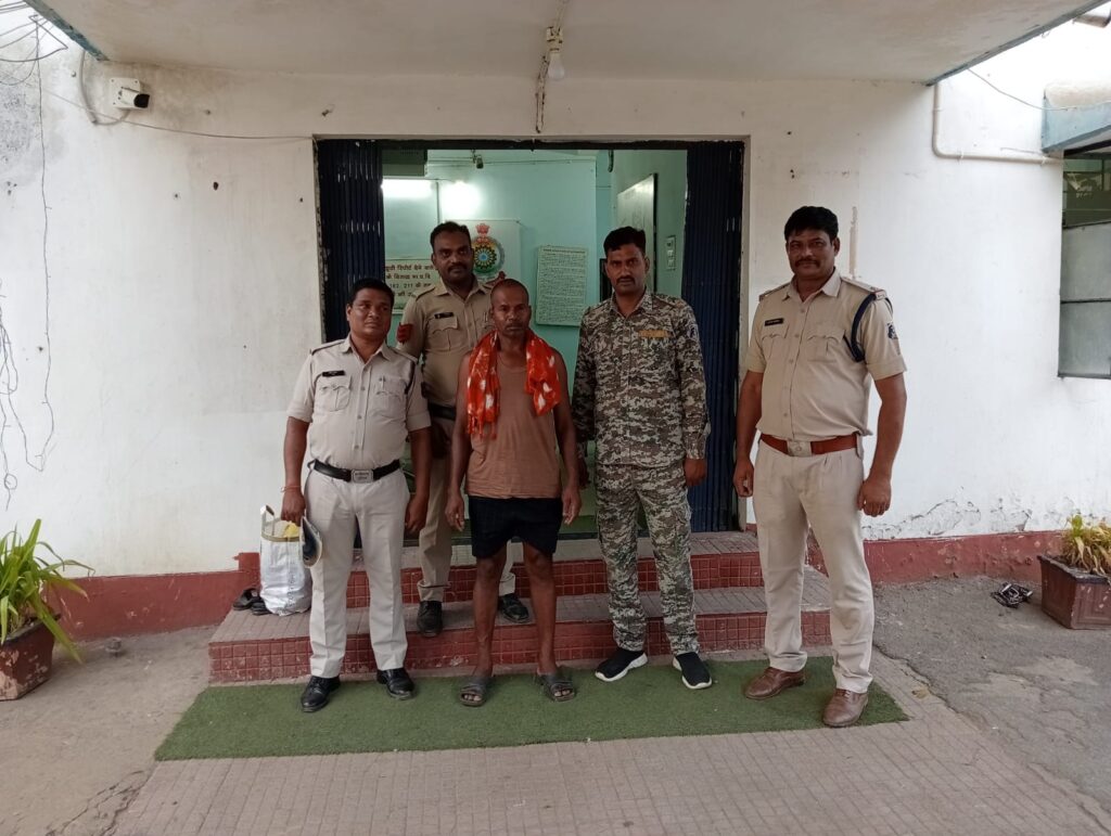 ● *टिहली पहाड जंगल में मिले अज्ञात महिला शव मामले में घरघोड़ा पुलिस ने किया का हत्या का खुलासा*…...● *पुलिस ने मृतिका की शिनाख्त कर आरोपी के खिलाफ जुटाए सबूत और हत्या के अपराध में आरोपी को गिरफ्तार कर भेजा रिमांड पर*… 1 IMG 20240623 WA0017