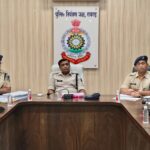 ● काईम मीटिंग : गंभीर अपराधों की जांच थाना प्रभारी स्वयं करें… एसपी दिव्यांग पटेल @पुलिस अधीक्षक ने राजपत्रित पुलिस अधिकारियों, थाना, चौकी प्रभारियों की ली काईम मीटिंग, लंबित अपराधों के निकाल के दिए निर्देश 2 IMG 20240805 WA0026