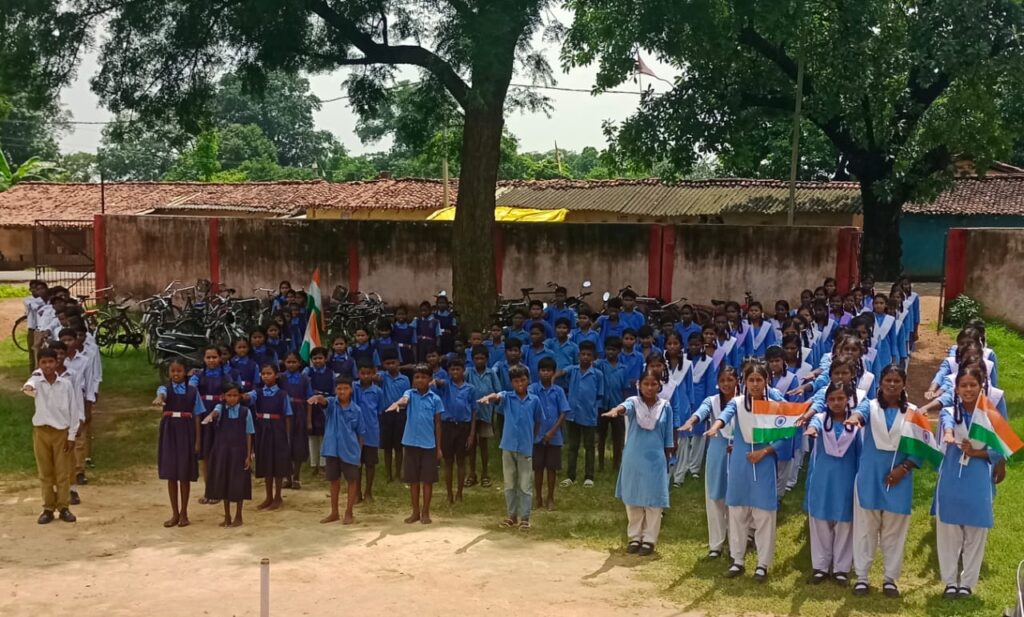 औराईमुड़ा में शान से निकला तिरंगा यात्रा 2 IMG 20240812 WA0016