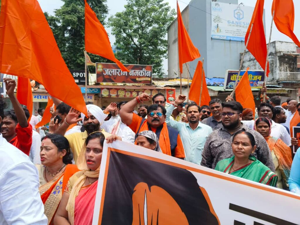 बांग्लादेश में हिन्दुओं के ऊपर हों रहे अत्याचार पर हमारे भारत के हिन्दुओ से पहले मुस्लिम समाज को आक्रोश रैली निकालनी चाहिए...... परमजीत सिंह भाटिया 2 IMG 20240822 WA0013