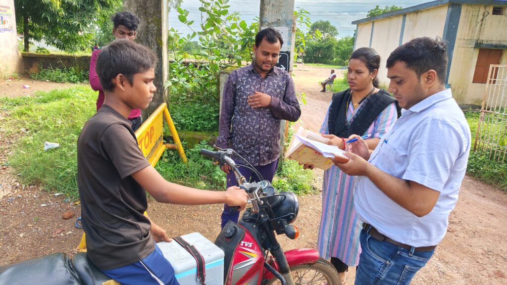 अनुपस्थित विद्यार्थियों को मुख्य धारा में लाने के लिए कक्षा अध्यापकों ने कसी कमर 2 IMG 20240910 WA0025