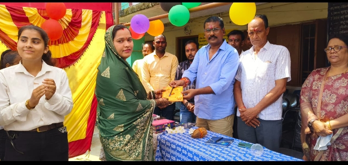 शिक्षक का सम्मान माता पिता का सम्मान है:- नवीन जायसवालब्लॉक कांग्रेस कमेटी पंडरिया ने किया शिक्षकों का सम्मान 1 Screenshot 2024 09 05 16 13 02 18