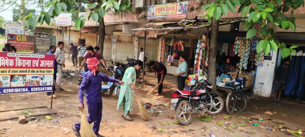 कार्यालय सहित अपने आस-पास में रखें स्वच्छता का ध्यान-कलेक्टर कार्तिकेया गोयल @गांधी जयंती पर कलेक्टोरेट परिसर में किया गया सफाई कार्य, दिया स्वच्छता का संदेश जिले भर आयोजित हुआ स्वच्छता ही सेवा पखवाड़ा 4 8 11
