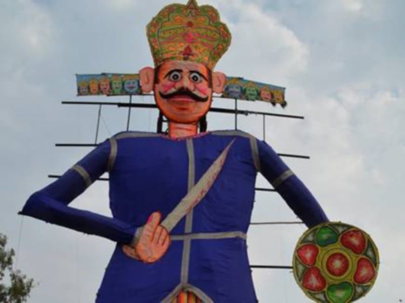 आनंद सिंह के अथक प्रयासों से पंडरिया नगर में दशहरे की धूम - भव्य आतिशबाजी व विशाल रावण दहन की तैयारी ज़ोरो पर 1 IMG 20241010 WA0284