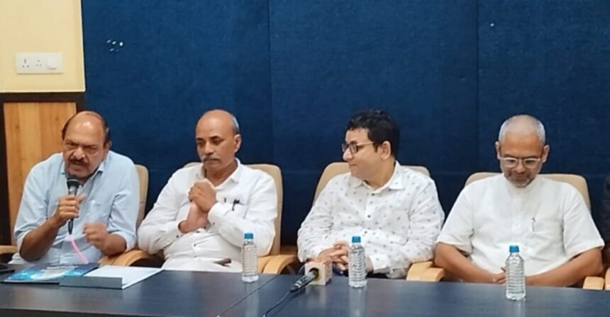 गुरू उपकारों को शरदोत्सव के रूप में मनाएगा जैन समाज :- ब्रह्मचारी सुनील भैया समाधिस्थ आचार्य विद्यासागर के जीवन पर प्रदर्शनी, नाट्य प्रस्तुति 17 को 1 IMG 20241015 WA0025