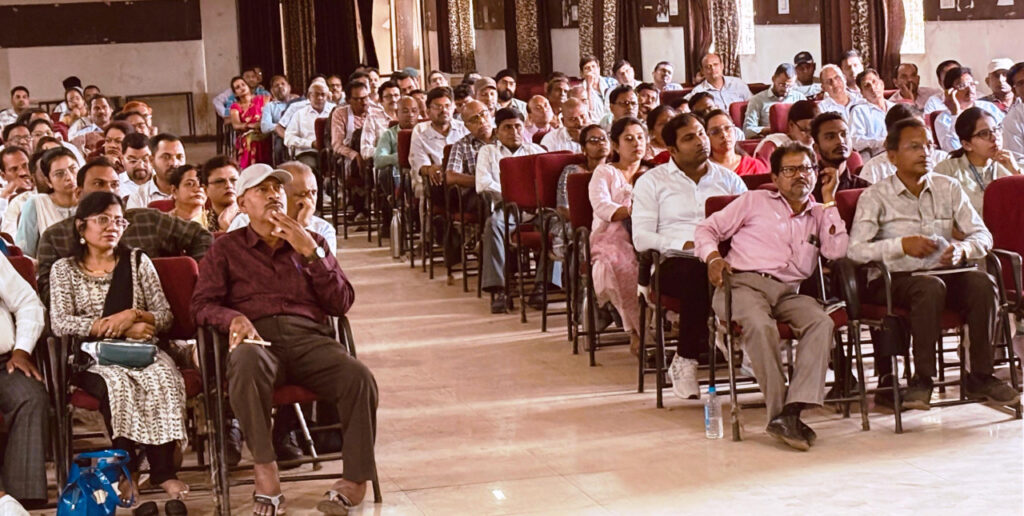 राजनांदगांव : वाणिज्य विषय के प्रति बच्चों में रूचि बढ़ाने कार्यशाला का हुआ आयोजन 1 1745760719 e31daec567c1d355856d