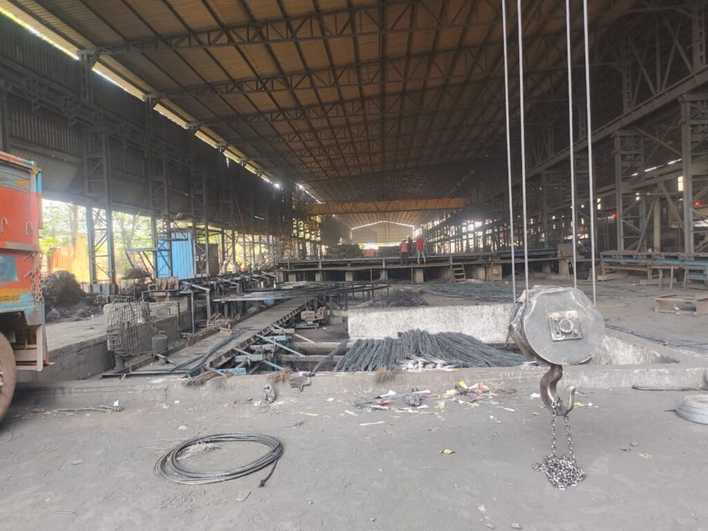 कारखानें में स्थापित समस्त ईओटी क्रेन के संचालन को किया गया प्रतिबंधित. 2 IMG 20250408 WA0002