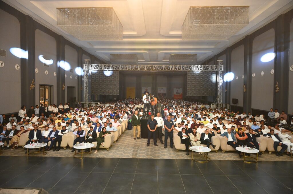 आईबी ग्रुप द्वारा आयोजित भारत के सबसे बड़े पोल्ट्री कॉन्क्लेव के पहले दिन जुटे देशभर से आये पोल्ट्री ट्रेडर्स 2 IMG 20250408 WA0011