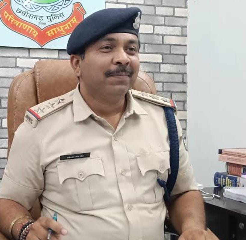 बिग ब्रेकिंग घरघोड़ा : पुलिस पर लगे गंभीर भ्रष्टाचार के आरोप, थाना प्रभारी समेत तीन पुलिसकर्मी लाइन अटैच, रिश्वतखोरी का हुआ पर्दाफाश…! 3 IMG 20250531 WA0139