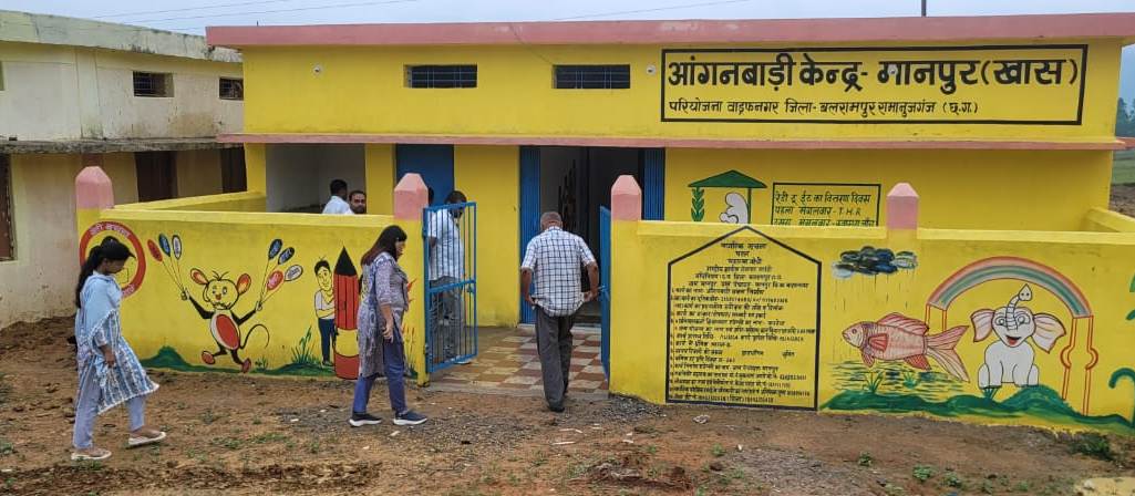 बलरामपुर : वाड्रफनगर क्षेत्र में जिला पंचायत सीईओ का सघन निरीक्षण 1 1750320083 545f6b0c689be86b49bd