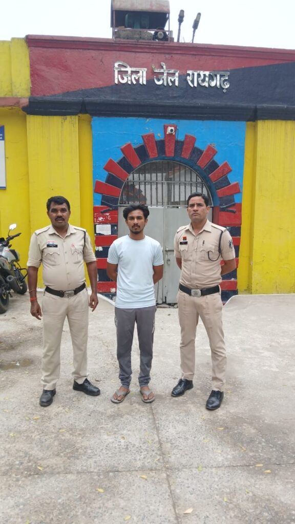 सोशल मीडिया पर अभद्र टिप्पणी करने वाले युवक को कोतरारोड़ पुलिस ने किया गिरफ्तार, आरोपी एट्रोसीटी के अपराध में गया जेल 2 IMG 20250616 WA0004