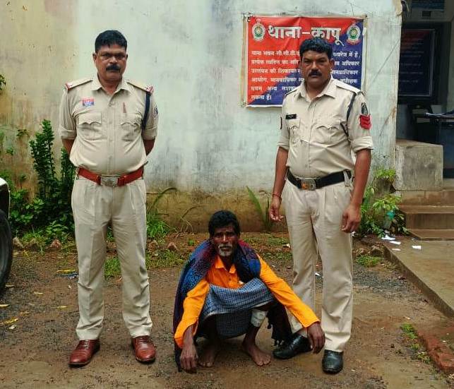 बकरी चराने की बात पर टांगी से हमला कर अधेड़ व्यक्ति को किया घायल — आरोपी गिरफ्तार 1 IMG 20250618 WA0012