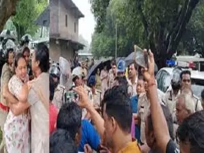पर्यावरण मंत्री के गृह ज़िले रायगढ़ के तमनार में हरियाली का मखौल, जंगल का संहार, और आदिवासी जनता की गिरफ्तारी - क्या सरकार बिक चुकी है?... @"मां के नाम एक पेड़, और धरती मां की छाती पर चला दिया गया बुलडोज़र काट दिए हज़ारों पेड़ 3 IMG 20250626 WA0026