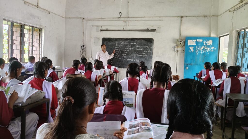 रायपुर : युक्तियुक्तकरण से शिक्षा व्यवस्था को मजबूती – नगरदा स्कूल को मिला जीवविज्ञान शिक्षक 1 1751699707 c3894d4c354aed0842cb