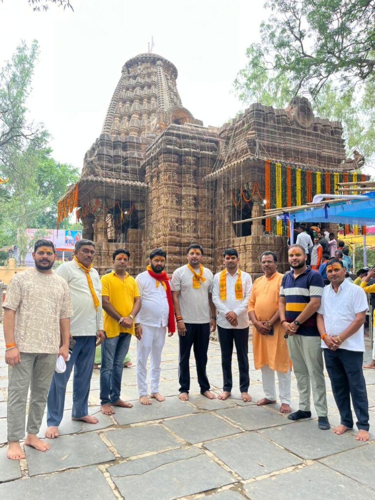 भोलेनाथ जी के जयकारा घोष के साथ जिला कांग्रेस परिवार शामिल हुआ भोरमदेव पद यात्रा में 2 IMG 20250714 WA0004