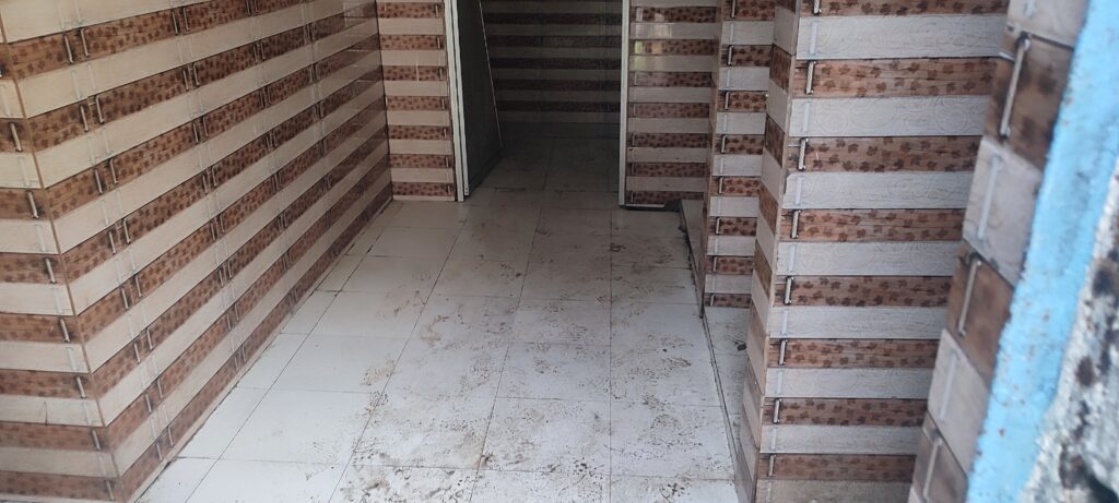 शौचालय तो है, मगर पानी नहीं – क्या कागज़ से पोंछेंगे? 3 IMG 20250715 164430