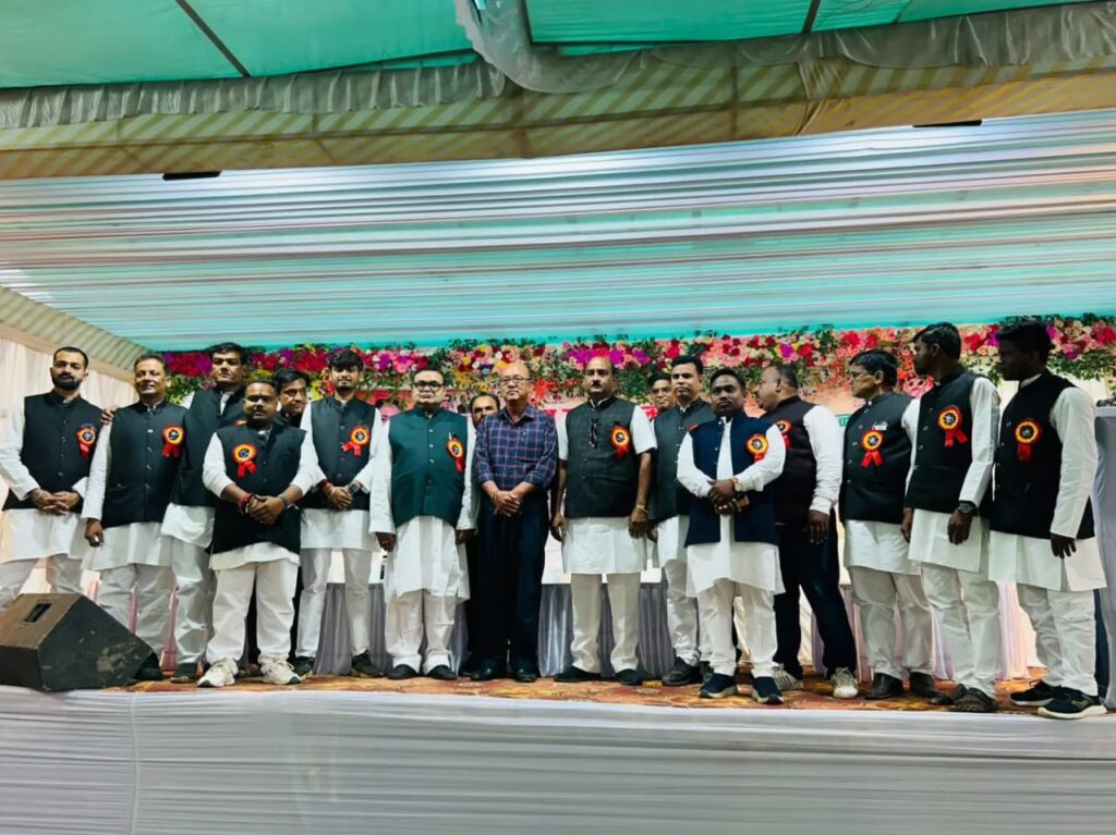 छत्तीसगढ़ श्रमजीवी पत्रकार संघ लैलूंगा का शपथ ग्रहण समारोह संपन्न, विधायक विद्यावती सिदार ने भवन निर्माण हेतु 25 लाख घोषणा की 3 IMG 20250819 WA0032