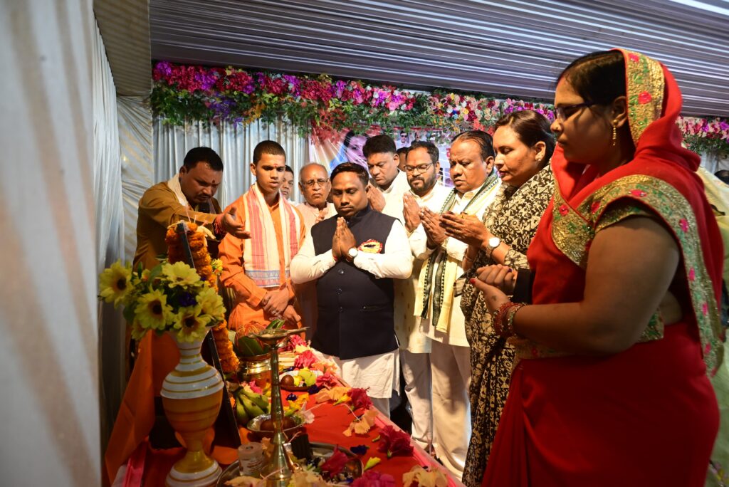 छत्तीसगढ़ श्रमजीवी पत्रकार संघ लैलूंगा का शपथ ग्रहण समारोह संपन्न, विधायक विद्यावती सिदार ने भवन निर्माण हेतु 25 लाख घोषणा की 5 IMG 20250819 WA0034