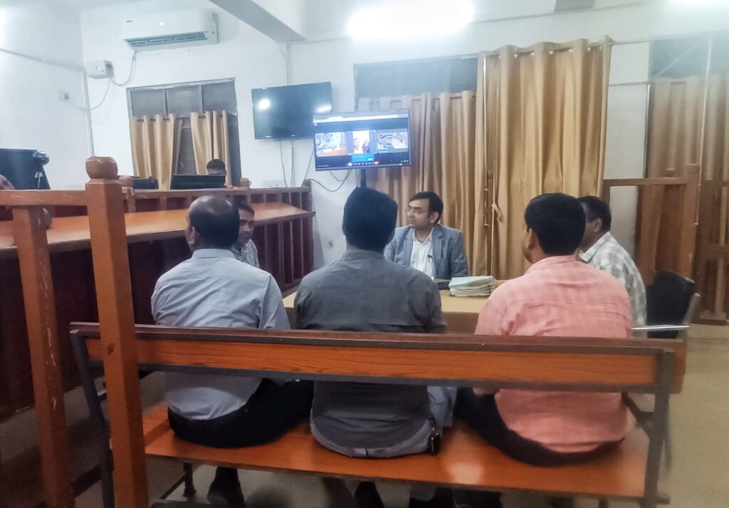 घरघोड़ा न्यायालय में राष्ट्रीय लोक अदालत का सफल आयोजन, सैकड़ों प्रकरणों का हुआ निराकरण 2 1000296633