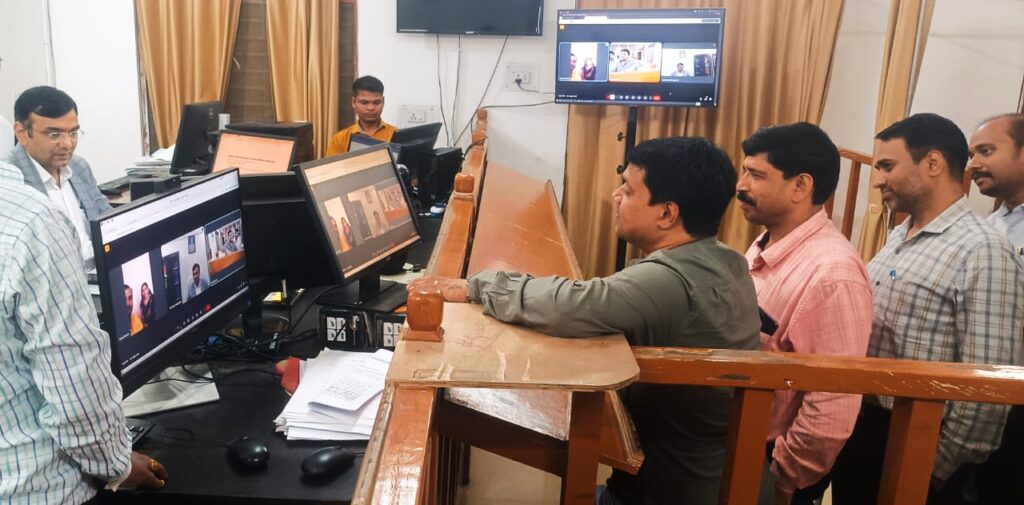 घरघोड़ा न्यायालय में राष्ट्रीय लोक अदालत का सफल आयोजन, सैकड़ों प्रकरणों का हुआ निराकरण 3 1000296638