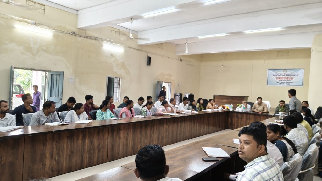 रायगढ़ कलेक्टर मयंक चतुर्वेदी ने घरघोड़ा में पटवारी–आरआई की बैठक ली, दिए जरूरी निर्देश 4 1000321295
