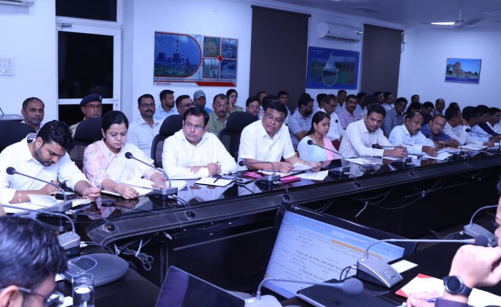 टेली मेडिसिन सेवाओं से दूरस्थ अंचल के ग्रामवासियों को करें लाभान्वित: कलेक्टर मयंक चतुर्वेदी अनुभाग स्तर पर आयोजित होंगे पाक्षिक समय-सीमा की बैठक, सभी एसडीएम को कलेक्टर के निर्देश धान खरीदी के लिए उपार्जन केंद्रों में जरूरी व्यवस्थाओं के निर्देश कलेक्टर चतुर्वेदी ने ली समय-सीमा की बैठक रायगढ़ 2 4 20