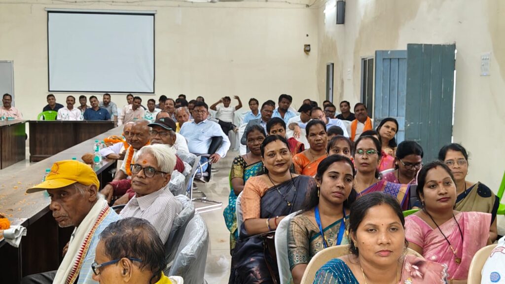 समर्पण और सेवा को मिला सम्मान : घरघोड़ा में भव्य शिक्षक सम्मान समारोह का आयोजन 5 IMG 20250906 WA0002