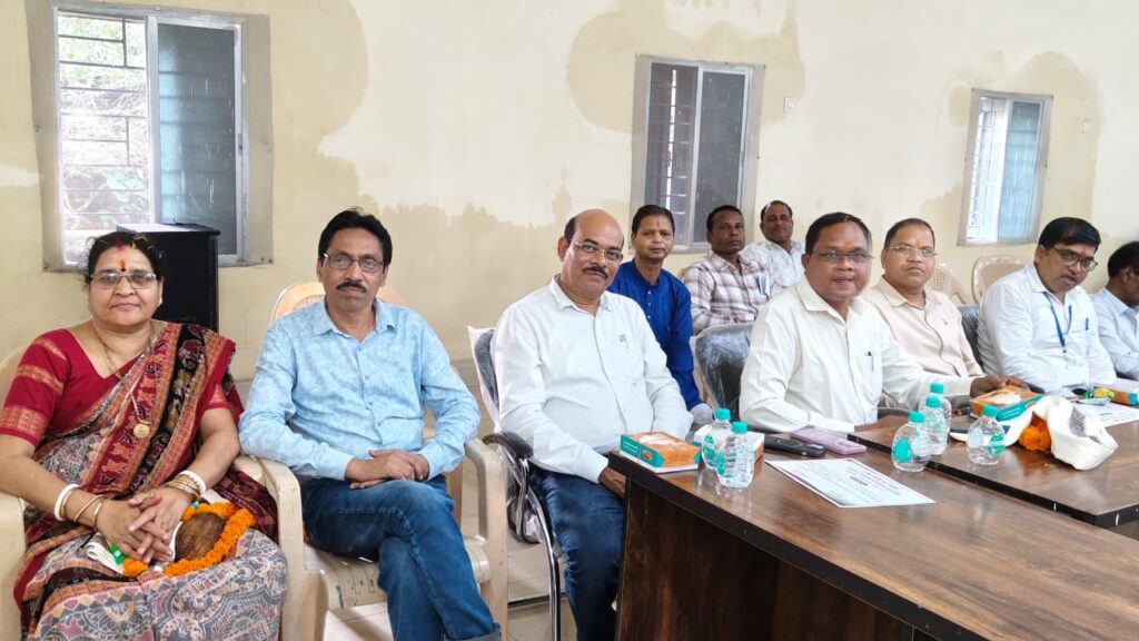 समर्पण और सेवा को मिला सम्मान : घरघोड़ा में भव्य शिक्षक सम्मान समारोह का आयोजन 4 IMG 20250906 WA0009