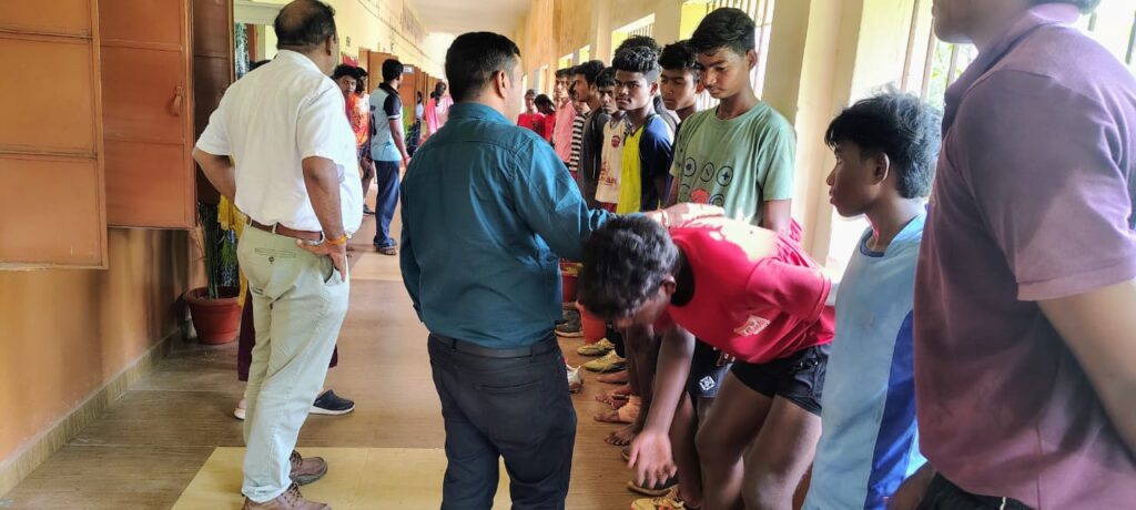 रायगढ़ जिले की टीम संभाग स्तरीय खेल प्रतियोगिता के लिए रवाना कोतरा स्कूल के 13 खिलाड़ी भी संभाग स्तर पर चमक बिखेरने को तैयार 3 IMG 20250914 WA0000