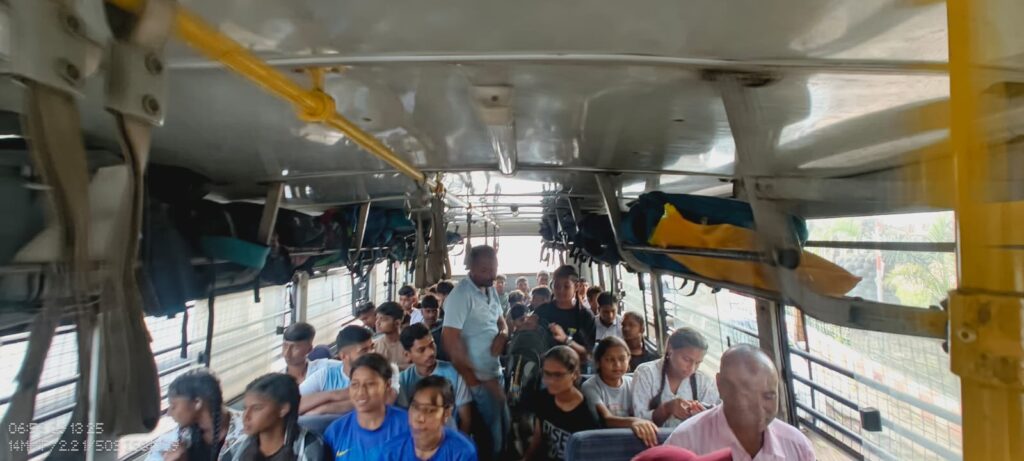 रायगढ़ जिले की टीम संभाग स्तरीय खेल प्रतियोगिता के लिए रवाना कोतरा स्कूल के 13 खिलाड़ी भी संभाग स्तर पर चमक बिखेरने को तैयार 2 IMG 20250914 WA0003