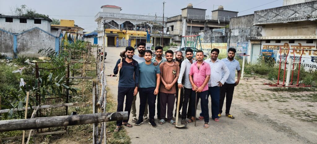 स्व. संजय भारद्वाज की स्मृति में अम्बेडकर चौक में किया गया पौधा रोपण 3 1000713420