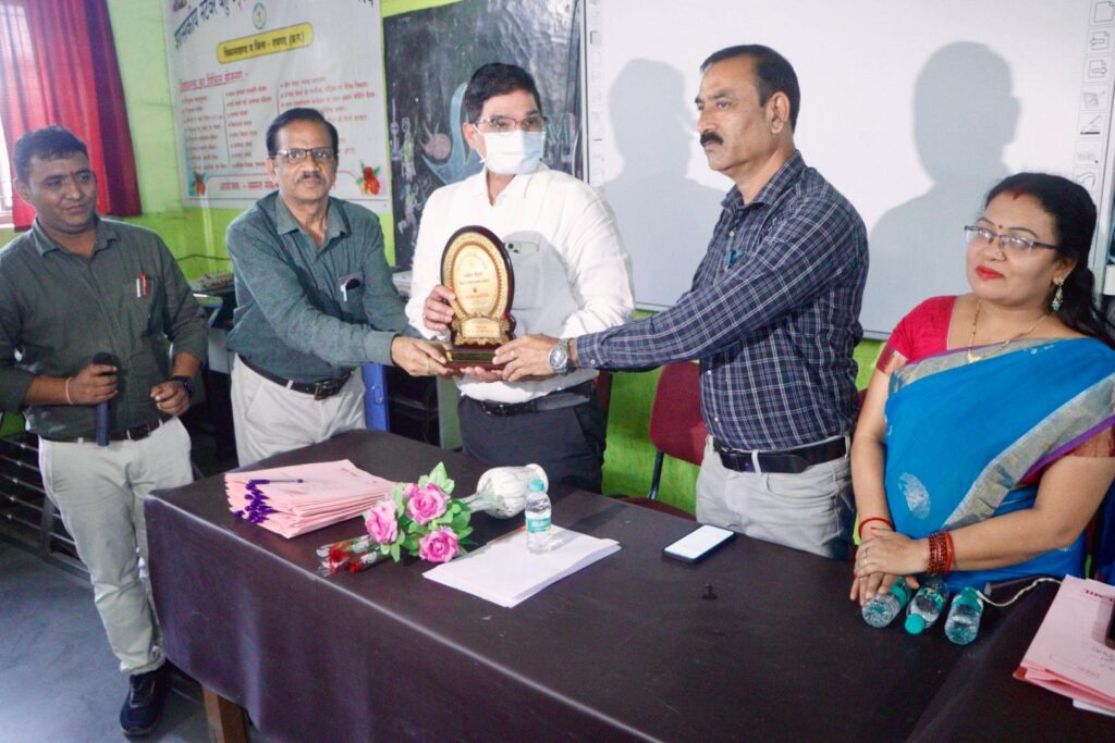 पीएम श्री नटवर स्कूल रायगढ़ में पश्चिम भारत विज्ञान मेला का जिला स्तरीय कार्यक्रम संपन्न हुआ 3 1000937271