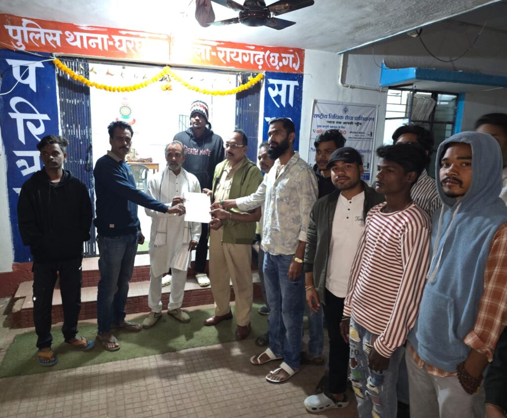 सतनामी समाज के विरुद्ध कथावाचक द्वारा की गई आपत्तिजनक टिप्पणी पर आक्रोश — समाज ने थाना व SDM को ज्ञापन सौंप कर की कड़ी कार्रवाई की मांग 2 1001025169