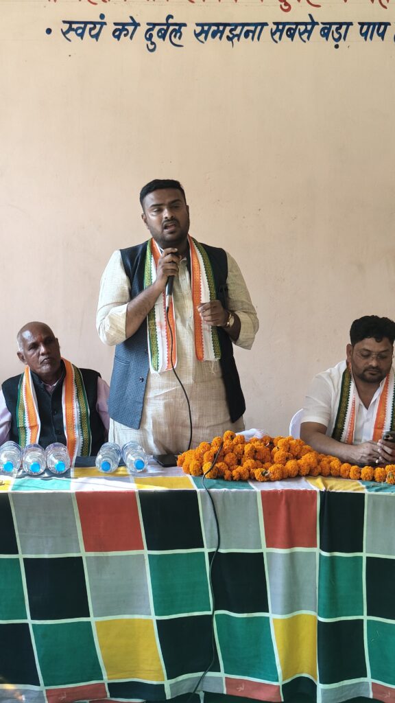 सारंगढ़-बिलाईगढ़ में कांग्रेस संगठन का विस्तार, मोहम्मद सिद्दीकी ने धान खरीदी व्यवस्था पर उठाए सवाल 3 1001304866