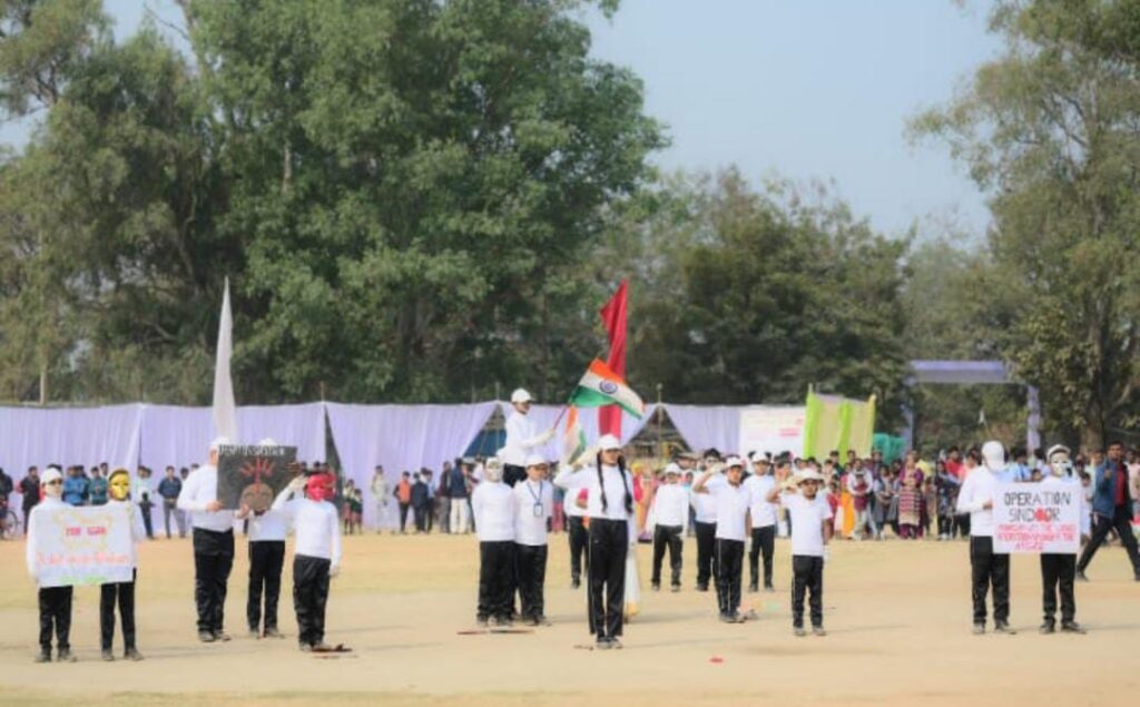 गणतंत्र दिवस पर युवाओं की सार्थक पहल @घरघोड़ा के विद्यार्थियों को मिला सांस्कृतिक सहभागिता का संबल 2 1001925293